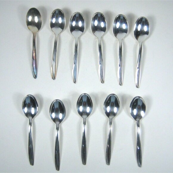 Concept Pattern 1957 Set Of 11 Supreme Silver Plate Soup Spoons Flatware - Picture 1 of 9